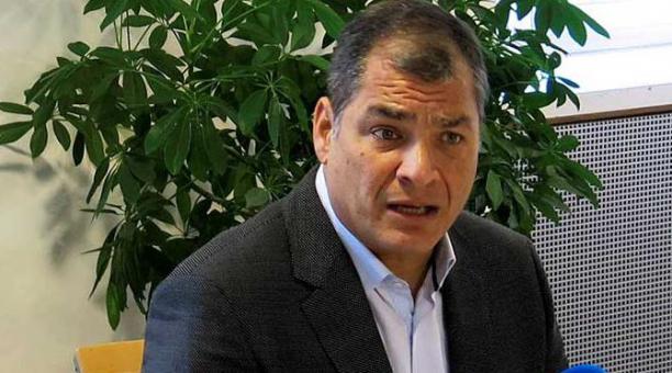 El expresidente Rafael Correa durante una entrevista en Bélgica. Foto: EFE