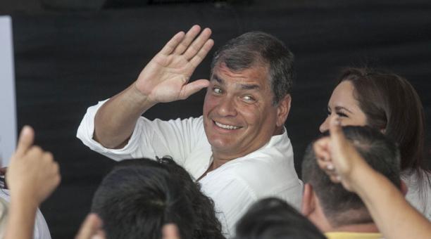 El presidente Rafael Correa concedió el indulto a tres militares sentenciados a un año de cárcel por sabotaje y terrorismo realizados durante las protestas del 30 de septiembre del 2010. Foto: Enrique Pesantes / ÚN