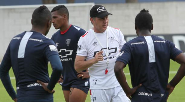 Álex Aguinaga durante un entrenamiento con Liga de Quito. Foto: Archivo / ÚN