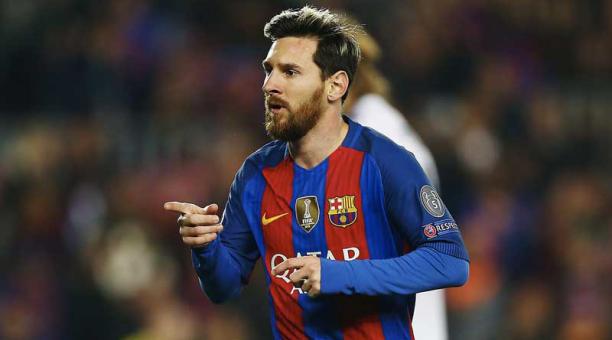 El delantero argentino del FC Barcelona Lionel Andrés Messi celebra el gol marcado ante el Borussia Monchengladbach, el primero del equipo, durante el partido de la sexta jornada de Liga de Campeones que disputan en el estadio Camp Nou de Barcelona. Foto: