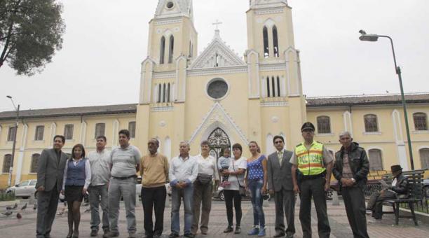 El parque de La Magdalena y la iglesia son los sitios tradicionales del barrio del sur de Quito. Ponerle guapo fue una tarea en equipo: Municipio, vecinos y empresa privada. Foto: Galo Paguay / ÚN