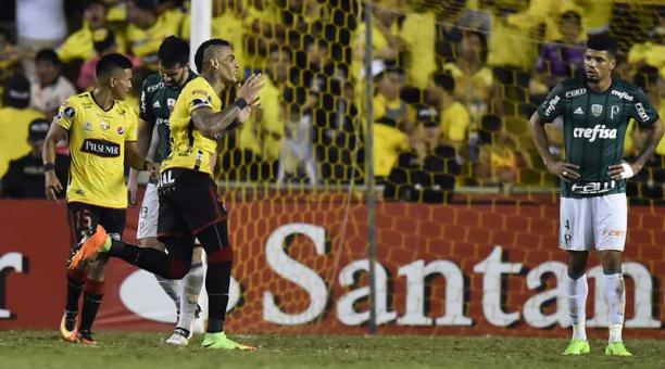 Jonatan Álvez celebra el gol anotado para Barcelona ante el Palmeiras en Copa Libertadores. Foto: AFP