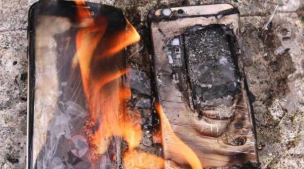 Un hombre sufrió quemaduras en una pierna al explotar el teléfono móvil que llevaba en el pantalón. Foto: Captura de pantalla
