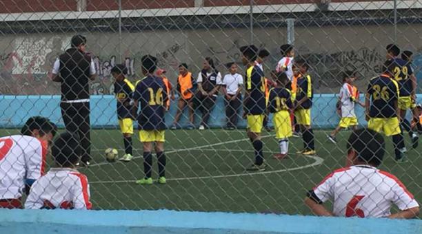 Escuelas de fútbol del Patronato San José para evitar que los niños trabajen en las calles en estas vacaciones. Foto: Eduardo Terán / ÚN