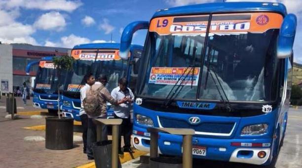 Los buses prestan el servicio desde la terminal terrestre del sur hasta el norte, van por la Simón. Foto: Cortesía del Municipio