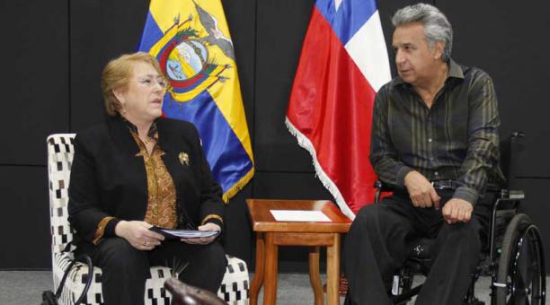 Presidente de Ecuador y Chile comparten experiencias de trabajo social en Galápagos. Foto: EFE
