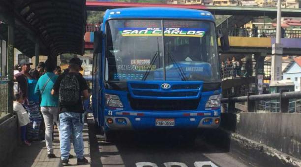 Diariamente los agentes fedatarios revisan el mejoramiento de la calidad del servicio en 150 buses, según la AMT. Foto: Eduardo Terán / ÚN