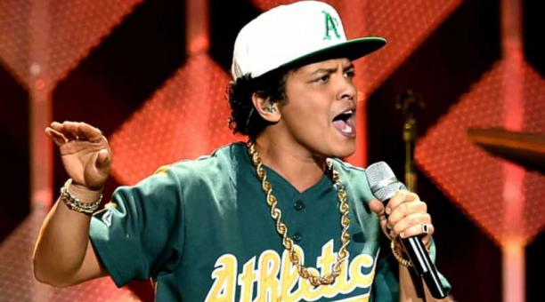 Bruno Mars está nominado a seis premios Grammy por ‘24K Magic’. Foto: AFP
