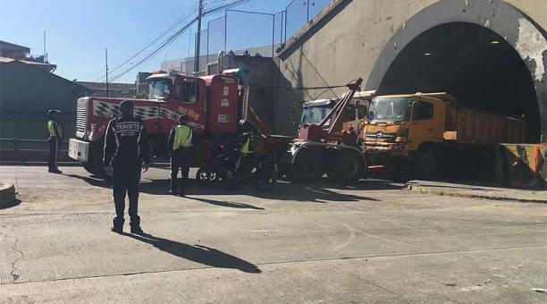 El accidente ocurrió alrededor de las 05:00 en el ingreso al túnel de San Roque. Foto: ÚN