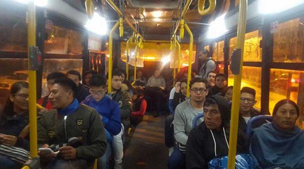 El Expreso Universitario Nocturno funciona con tres buses tipo. Foto: Cortesía Municipio de Quito