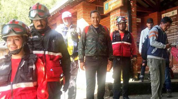Entre los rescatados de ayer están tres personas que fueron al Pasochoa. Los Bomberos participaron en la misión. Foto: Twitter Bomberos Quito