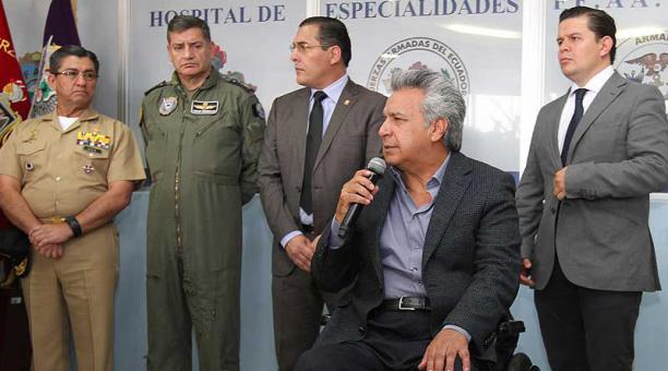 El presidente Lenín Moreno acudió ayer, 21 de marzo del 2018, hasta el Hospital Militar. Visitó a los heridos. Foto: Eduardo Terán / ÚN
