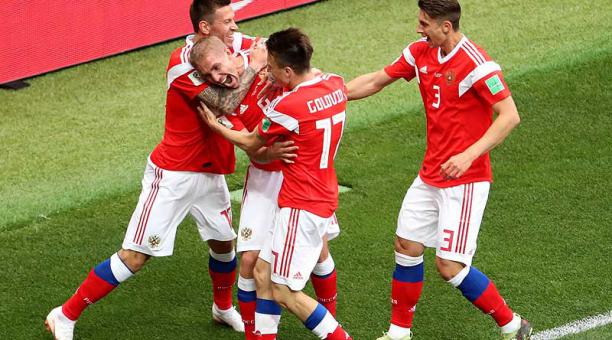 Con el triunfo, Rusia suma tres puntos y se sitúa al frente del grupo A. Foto: AFP
