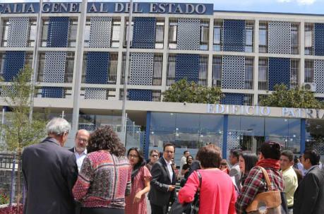 Los concejales de Alianza Pais entregaron en la Fiscalía un pedido para que se investigue los contratos de la empresa Odebrech desde el año 1987. Incluye el pedido el contrato del Metro de Quito. Foto: Alfredo Lagla / ÚN