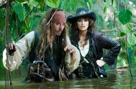 Penélope Cruz junto a Johnny Depp en la cinta Piratas del Caribe (2011). Foto: IMDB