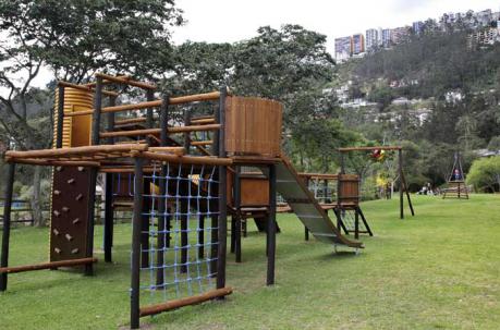 En el parque de Guápulo se instalaron juegos de madera. Foto: ÚN