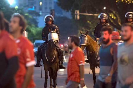 Incidentes en las afueras del estadio Maracaná antes de la final de la Copa Sudamericana. Foto: AFP