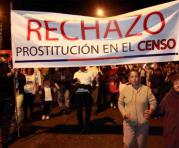Aproximadamente 100 moradores de Luluncoto, San Sebastián, La Tola, La Loma y otros sectores organizaron una marcha para manifestar su rechazo al proyecto de reubicación de las trabajadoras sexuales del Centro Histórico en el sector de El Censo. Foto: Pa