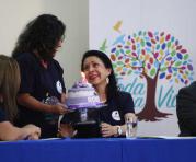 Rocío González de Moreno festejó su cumpleaños entregando. Foto: Julio Estrella / ÚN