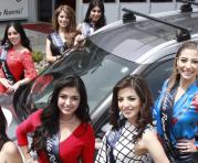 Candidatas a Reina de Quito conocieron el vehículo oficial que utilizará la ganadora del certamen