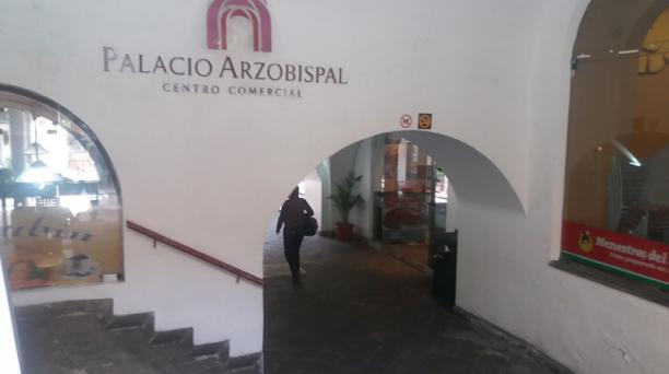 El pasaje Arzobispal fue remodelado para colocar restaurantes. Foto: Santiago Ponce / ÚN