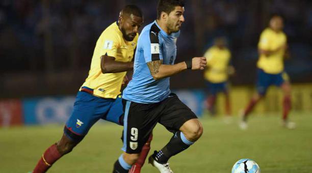 La Selección de Ecuador perdió 2-1 ante Uruguay en el estadio Centenario. Foto: AFP