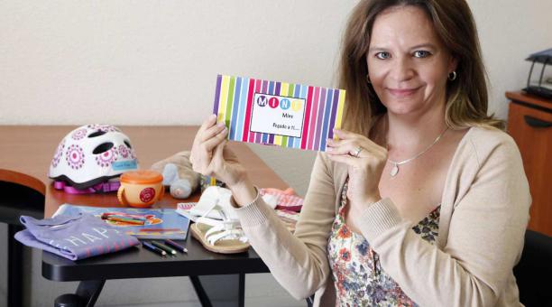 patricio terán / ún Natalia Muñoz es la creadora de MineMine, un emprendimiento que se elabora etiquetas adhesivas.