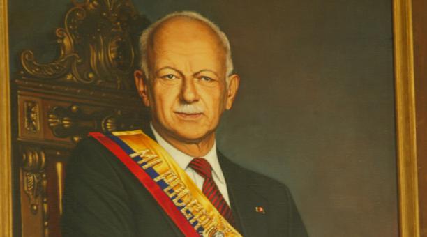 El retrato de Sixto Durán Ballén en el Salón Amarillo del Palacio de Carondelet. Foto: Archivo / UN