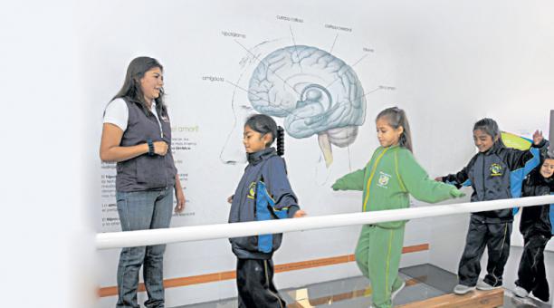 Niños y científicos tienen en común la curiosidad y ganas de saber más. Foto: Archivo / ÚN