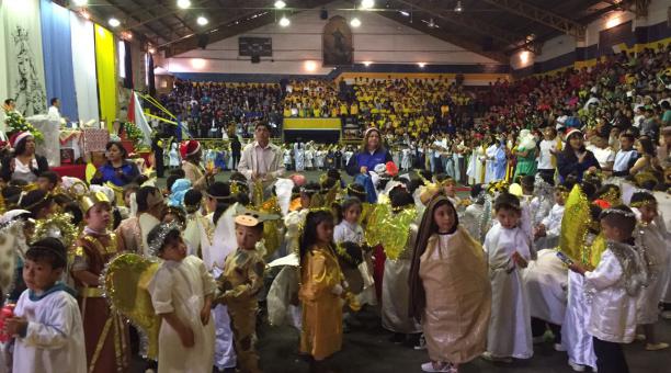 Todo el plantel del Don Bosco participó del pase del Niño. Foto: Eduardo terán