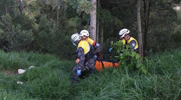 La tarde del lunes 2 de enero del 2017, la Policía localizó un segundo cuerpo en la quebrada del río Machángara, en el centro de Quito. Foto: Cortesía