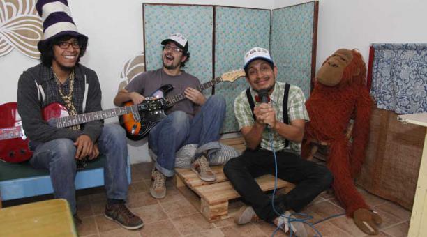 La agrupación presentó su primer álbum, que lleva el mismo nombre de la banda, y se puede comprar una copia a sus integrantes. Foto: Galo Paguay / ÚN
