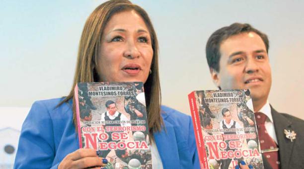 Estela Valdivia, abogada de Montesinos, presenta el libro de Montesinos. Foto: Ernesto Arias / EFE
