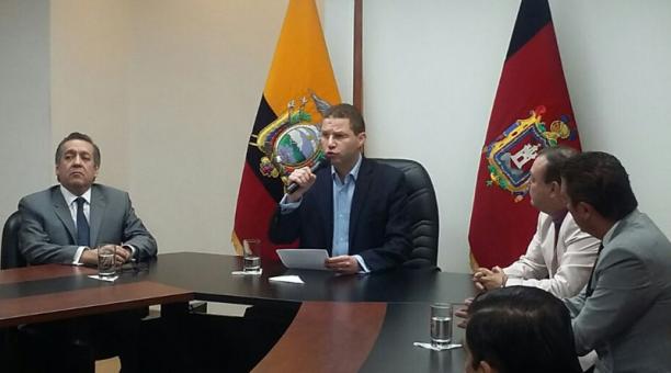 Mauricio Rodas, alcalde de Quito en rueda de prensa. Foto: Isabel Alarcón / ÚN