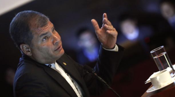 El presidente de Ecuador, Rafael Correa, imparte una conferencia magistral sobre economía y sobre su experiencia en el gobierno hoy en la Universidad Complutense de Madrid. Foto: EFE