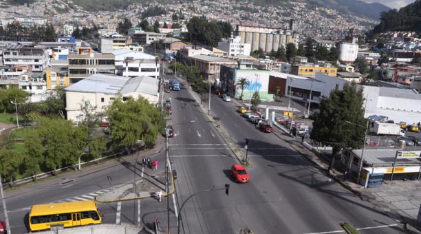 Una vista de la Av Rodrigo Chávez que será cerrada 3 carriles por los trabajos del Metro. Foto: Alfredo Lagla / ÚN
