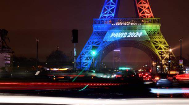 Luces y promoción para los Juegos Olímpicos de París 2024. Foto: AFP