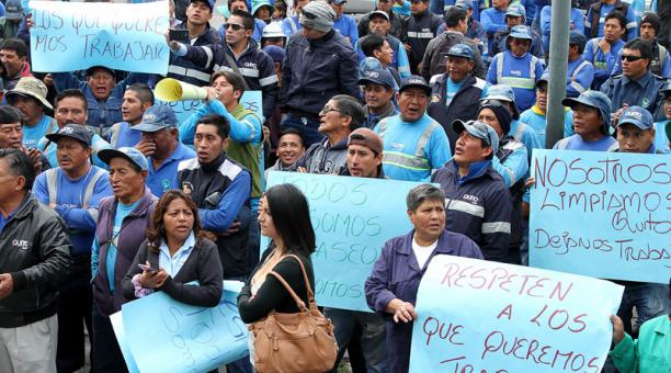 Trabajadores de Emaseo protestaron ayer en la mañana frente a Arconel. Eduardo Terán / ÚN