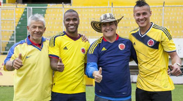 Armando Osma (azul) comanda a los cuatro colombianos que llegaron al Aucas este 2017 para la Serie B. Foto: Armando Prado / ÚN