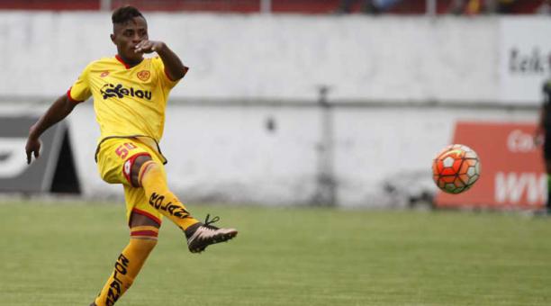 El juvenil Diego Palacios convirtió el tercer gol de Aucas sobre Santa Rita, ayer en el estadio Gonzalo Pozo Ripalda. Foto: Paúl Rivas / ÚN