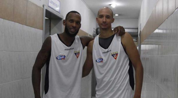 Yasmani Fundora (izquierda) y Darol Hernández son las estrellas cubanas de Liga de Quito. David Paredes / ÚN