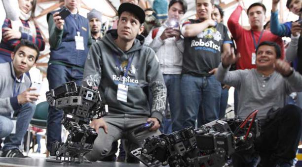 El MIC se convirtió en el escenario para ver a los robots en acción. Foto: Eduardo Terán / ÚN