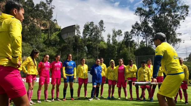 Las integrantes de la Selección femenina de Ecuador durante una práctica. Foto: Cortesía de la FEF