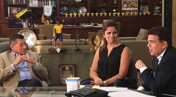La Ministra del Deporte, Economista Andrea Sotomayor; y el titular del Comité Olímpico Ecuatoriano, Augusto Morán, expresaron su total respaldo a la posición adoptada. Foto: Tomada de la FEF