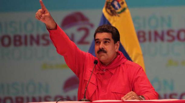 Nicolás Maduro, durante un acto de gobierno junto a simpatizantes el 2 de julio de 2017, en Caracas (Venezuela). Foto: EFE