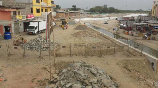 Avances en la construcción del Parque Lineal en Huaquillas, frontera con Perú. Foto: Cortesía