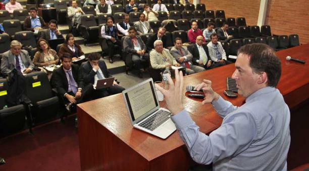 Gorka dando cátedra a los directivos ecuatorianos en el 2014. Foto: Archivo/ ÚN