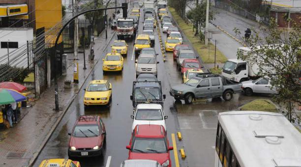 Según Darío Tapia, secretario de Movilidad, la suspensión del pico y placa buscó suplen la capital, debido a la suspensión del servicio de transporte público. Foto: Alfredo Lagla / ÚN