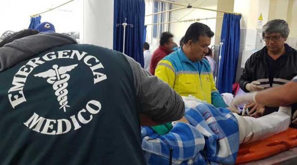 Para atender esta emergencia fueron desplazadas 14 ambulancias de diferentes entidades, 10 patrulleros, 4 vehículos de los bomberos de Otavalo e Ibarra. Cortesía: Coordinación Zonal de Imbabura.