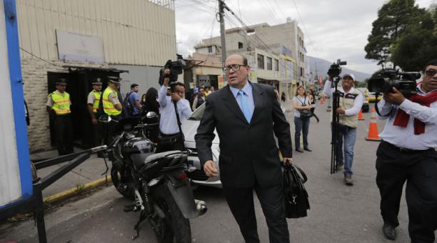 Eduardo Franco Loor, abogado del vicepresidente Jorge Glas, en la Cárcel 4 en Quito. Foto: Julio Estrella / ÚN